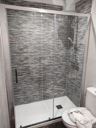 CAMBIAMOS TU BAÑERA POR PLATO DE DUCHA