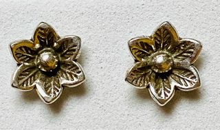 Pendientes juveniles de flores y plata de ley 925