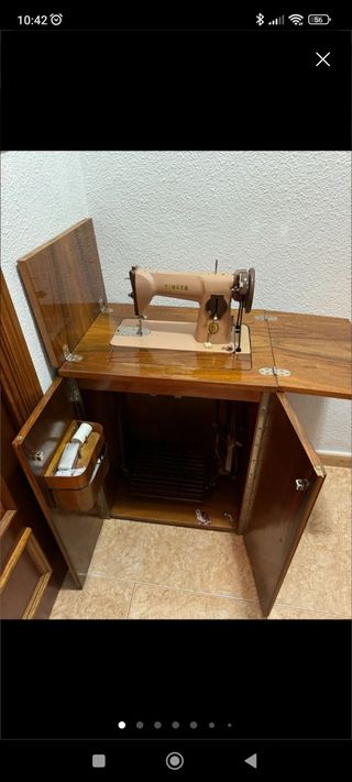 Máquina de coser singer con mueble