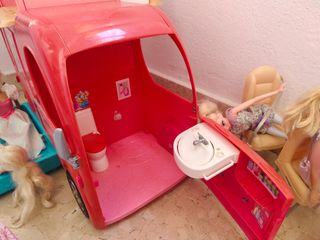 Camping car de Barbie con tobogán