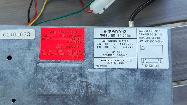 Vintage Sanyo car Stereo AM FM Cassette FT-202M