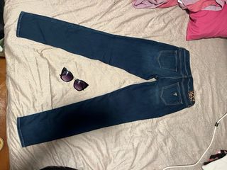Pantalón Guess