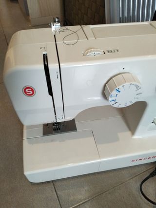 Maquina de coser singer
