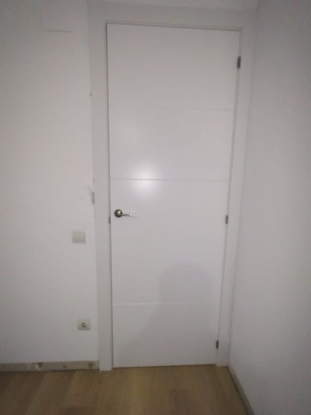 PUERTAS , PUERTAS LACADAS , CORREDERAS ...
