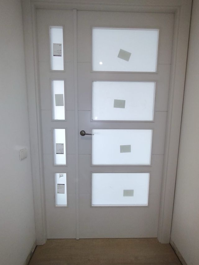 PUERTAS , PUERTAS LACADAS , CORREDERAS ...
