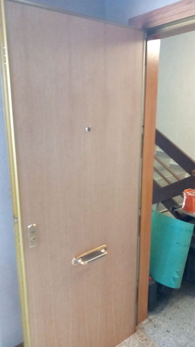 PUERTAS , CORREDERAS , BLINDADAS ...