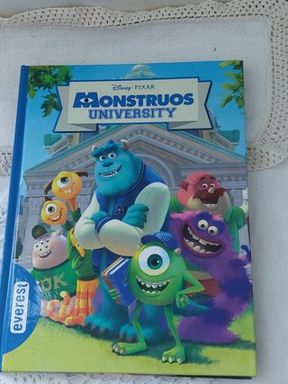 LIBRO MONSTRUOS UNIVERSITY DISNEY NUEVO.