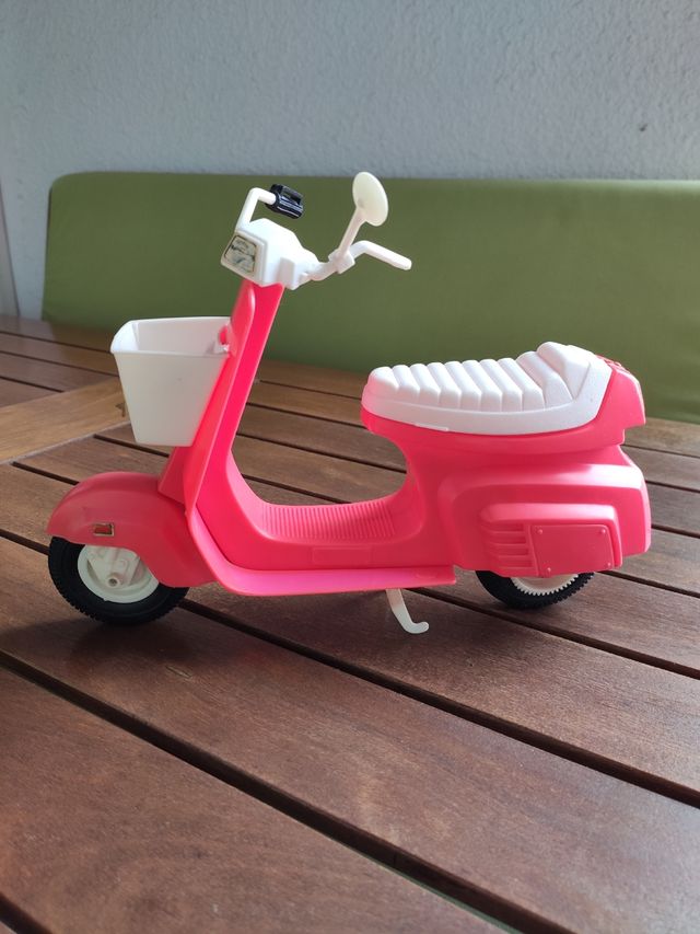 Vespa Barbie años 80