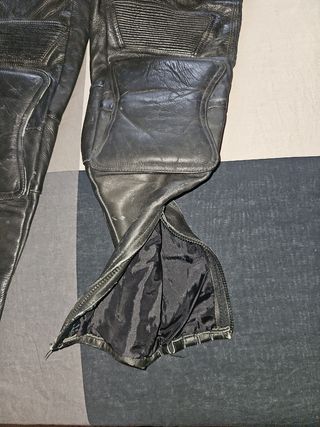 Pantalón moto de piel