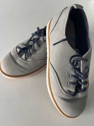 Zapatos clasicos niño zara