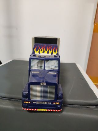 Camión para almacenar coches de juguete