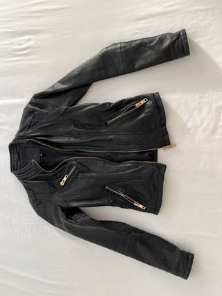 Cazadora polipiel bershka T.S