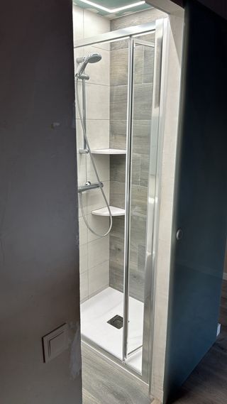 MAMPARAS DE DUCHA A MEDIDA