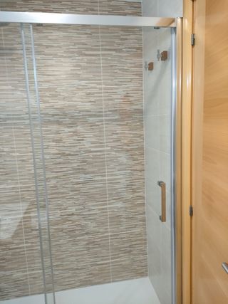 MAMPARAS DE DUCHA A MEDIDA