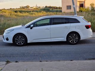 Toyota Avensis 2015