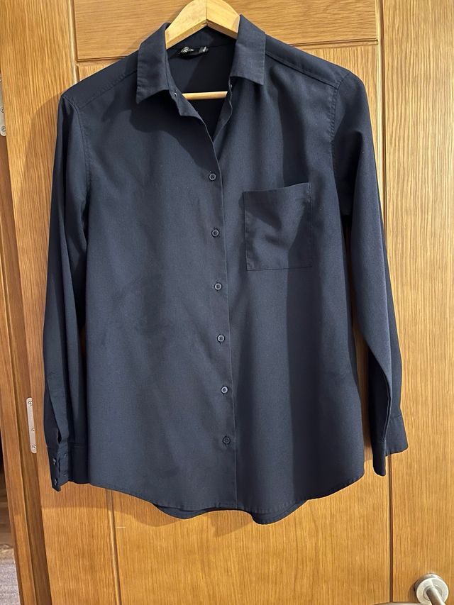 Blusa azul marino tipo crêpe