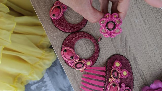 Complementos gitana tocado, pendientes..