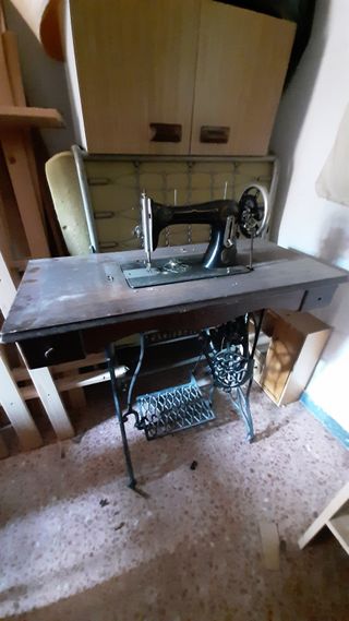 Máquina de coser antigua