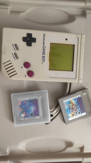 Game Boy + 3 juegos