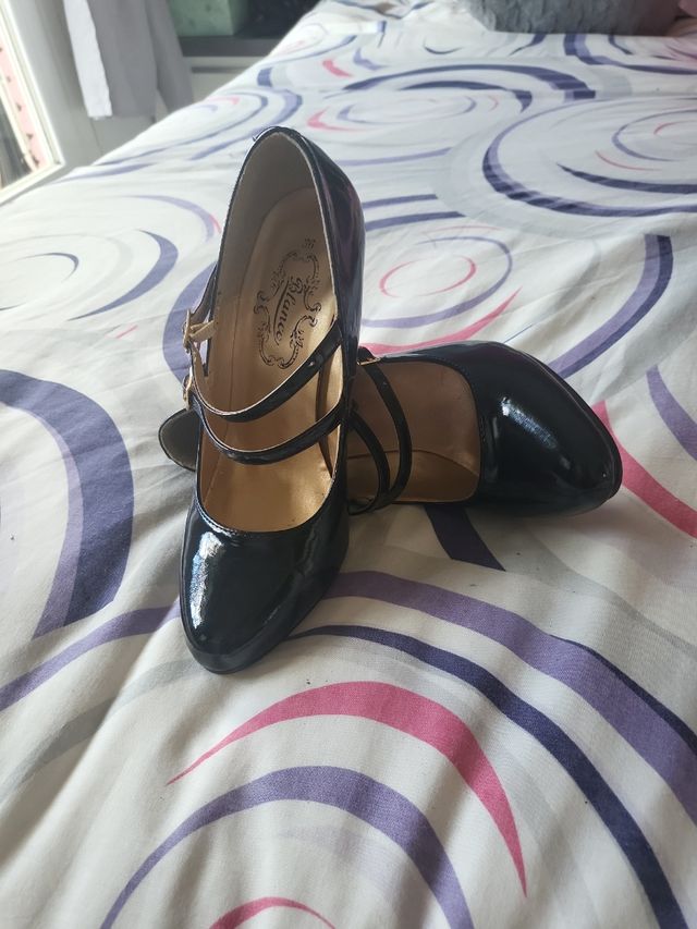 Zapatos charol negros