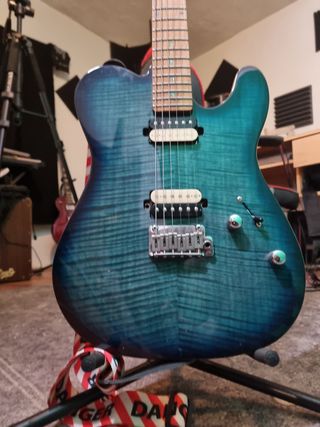 Guitarra Sire Larry Carlton T7