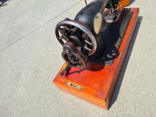 Máquina de coser Alfa