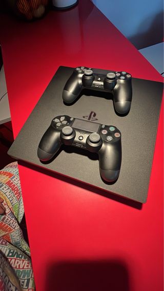 PS4 Pro modello CUH-7016B versione 12.50 1TB