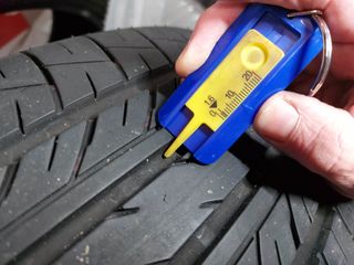 Neumáticos YOKOHAMA BLUEARTH E70 225/55 R18 98 H