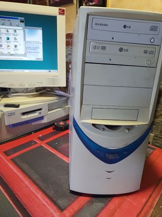 Ordenador AMD Athlon Windows 98