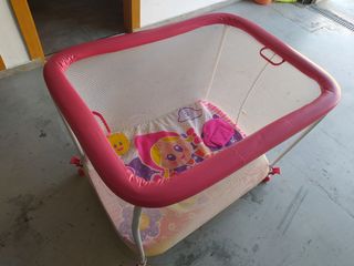 Parque infantil para bebé.