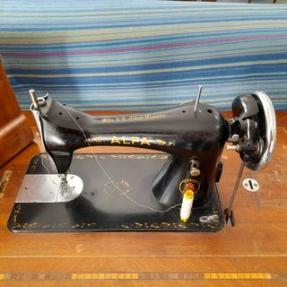 Maquina de coser Alfa