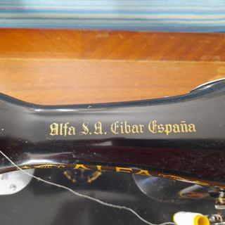 Maquina de coser Alfa