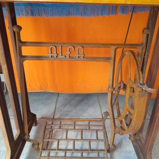 Maquina de coser Alfa
