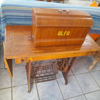 Maquina de coser Alfa