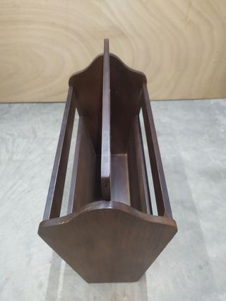 Revistero de madera