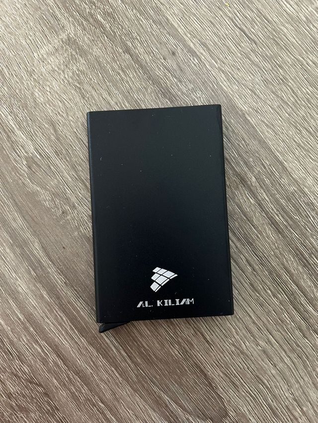 Portatessere nero alluminio