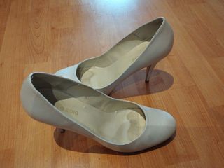 Zapatos tacón Chelo Roig blanco nacarado
