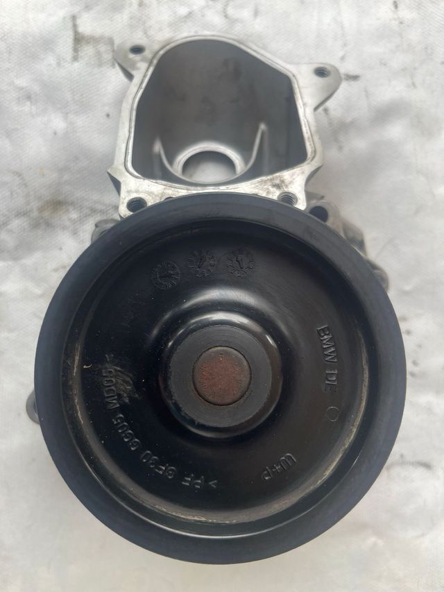 bomba de agua model serie 3 150cv Bmw