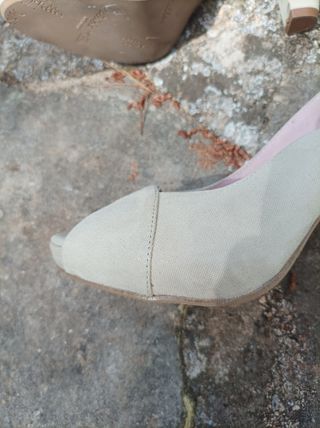 Sandalias de piel con tacón