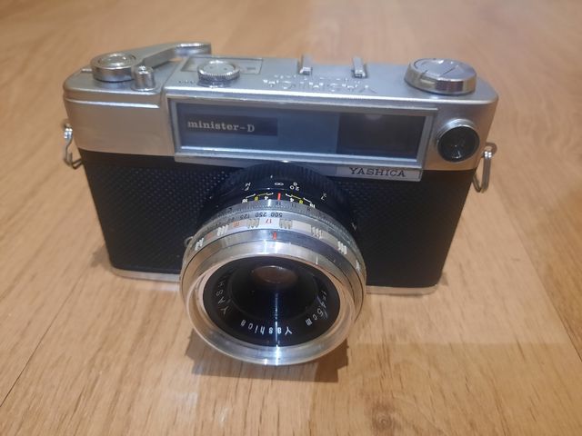 Camara de fotos vintage Yashica Minister D