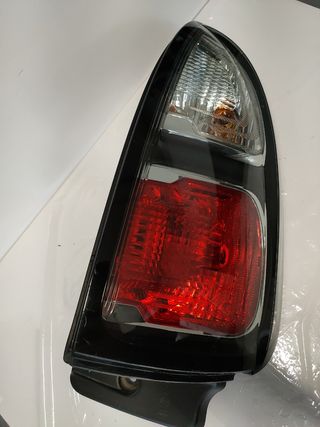 ✅PILOTO TRASERO DERECHO C3 PICASSO '09