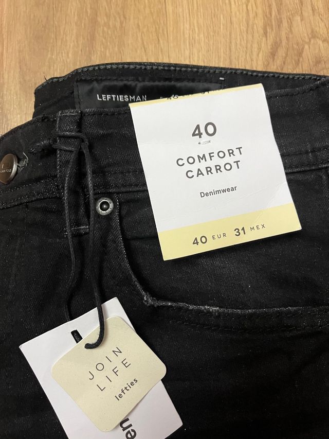 Jeans de hombre nuevos con etiqueta