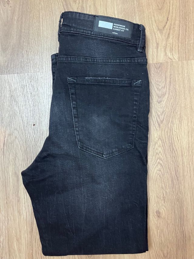 Jeans de hombre nuevos con etiqueta