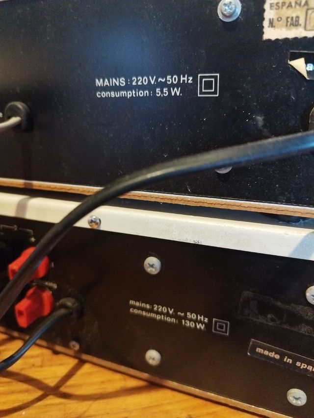 Amplificador y radio Thomson a-2501