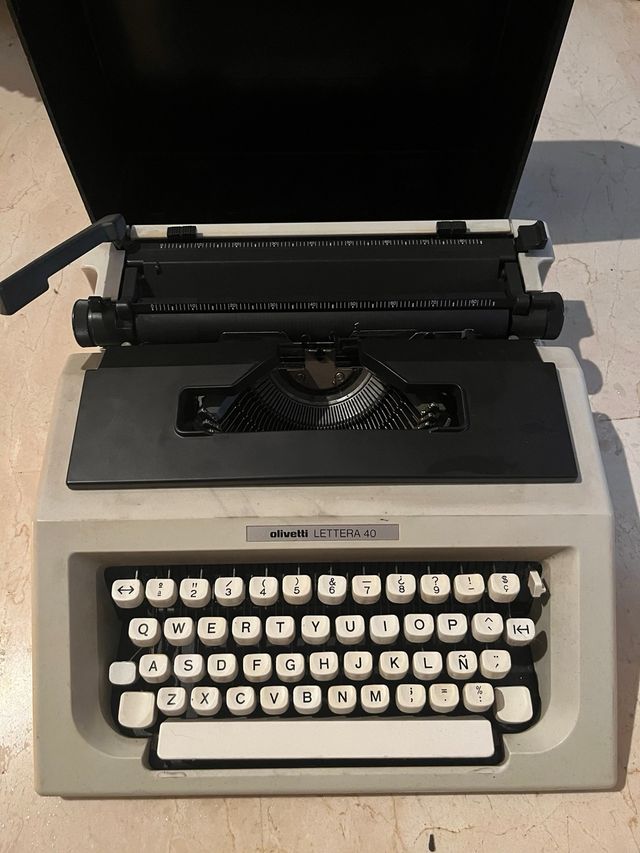 Maquina escribir Olivetti Lettera 40