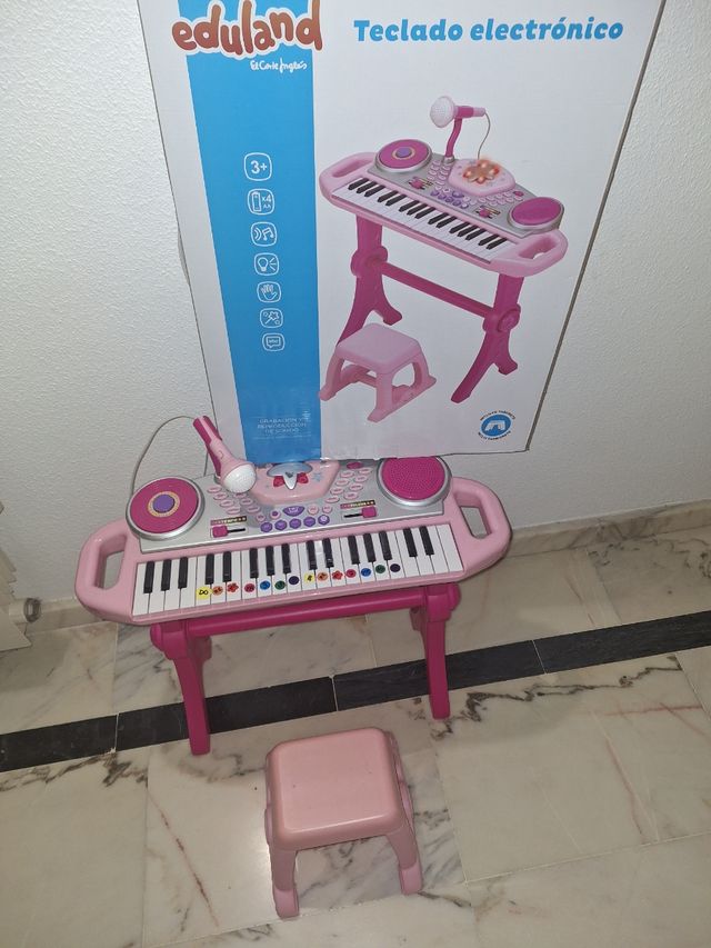  Piano teclado electrónico.