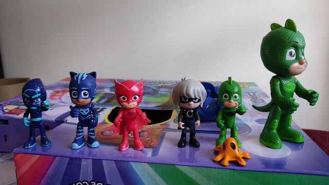 Pjmasks base secreta con coche y personajes