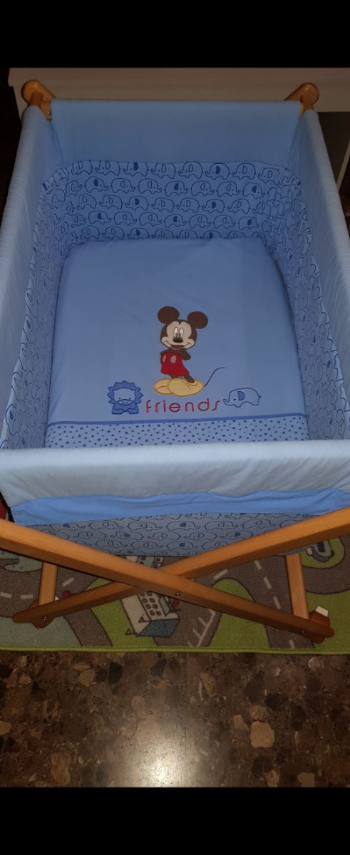 Minicuna Mickey mouse