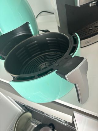 Freidora de aire azul celeste ultrean