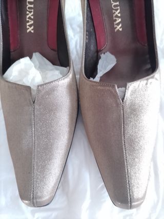 Zapatos salón dorados